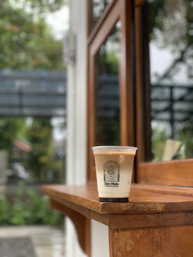 Den Huis Coffee & Roastery