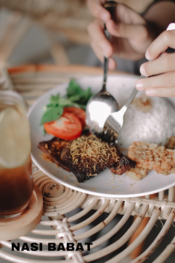 LOHJINAWI Kopi & Makanan
