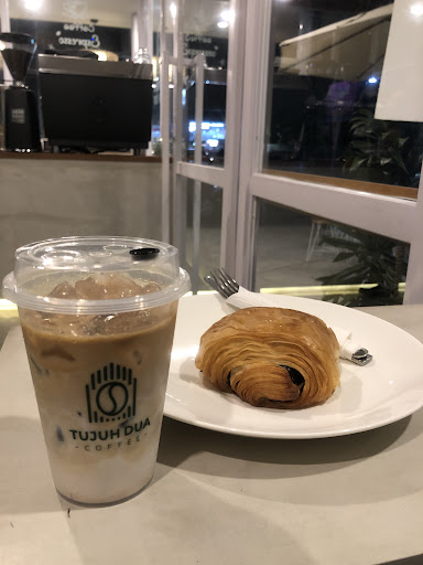 Tujuh Dua Coffee