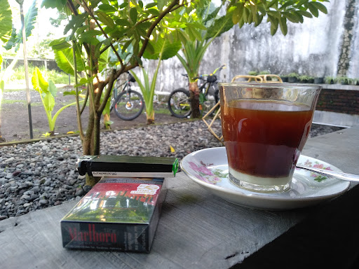 Nugas Jember (Coffee, Food, and Space)