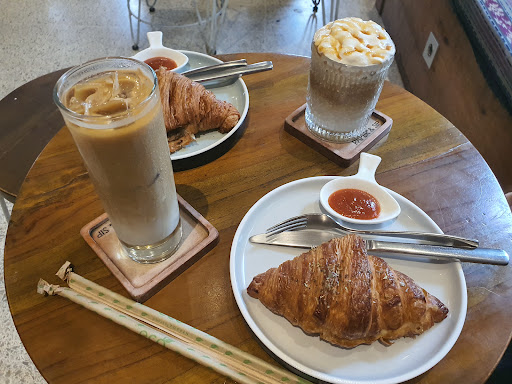 PAPER & SIP | Coffee, Croissant & Roastery