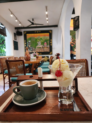 Kawisari Cafe & Eatery