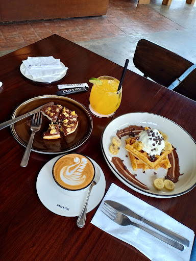 Simon & Sons Patisserie, Coffee and Eatery