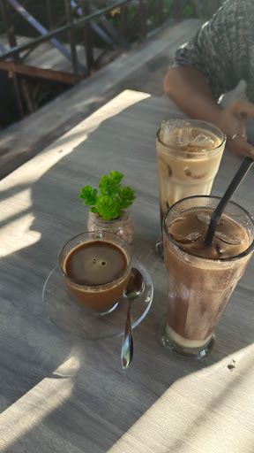 cafe bakau holtekam kota jayapura