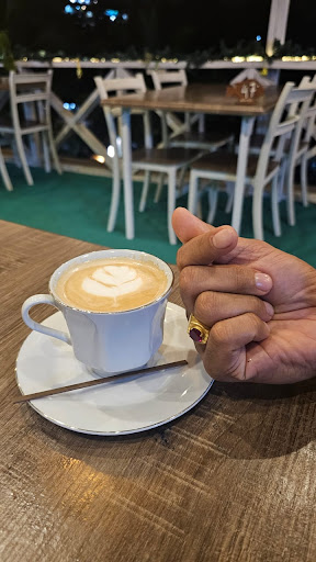 Cafe Kawan Main Hollandia