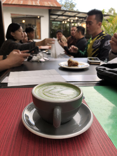 X/O Coffee Shop