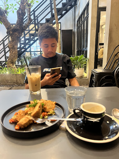 Essemu Coffee & Kitchen