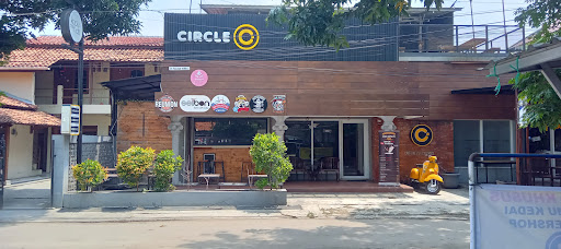 CIRCLE C : Coffee C & Barber C