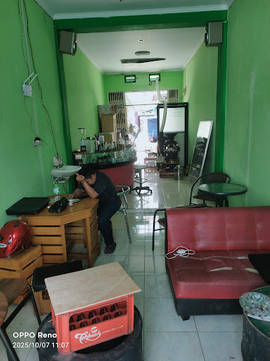 KURACIK KOPI Caffe & Roastery
