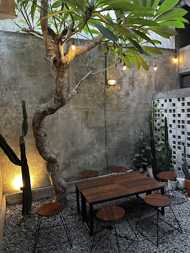 Anglo Watu Coffee & Eatery