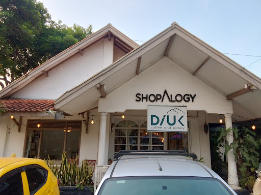 DIUK Coffee and Eatery