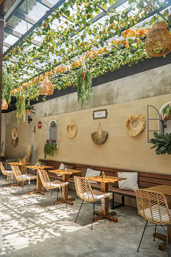 Manis ae Coffee & Space