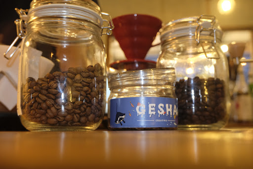 Akhir pekan; coffee & eatery