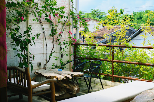 Lovina Caffee & Eatery