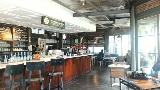 Lot 9 Cafe & Restaurant