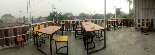 Cafe Brother n " sister