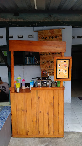 Kopi Uwu Lawang