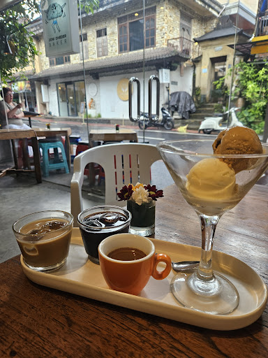Seniman Coffee Studio