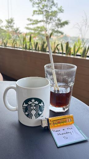Starbucks Kota Baru Parahyangan