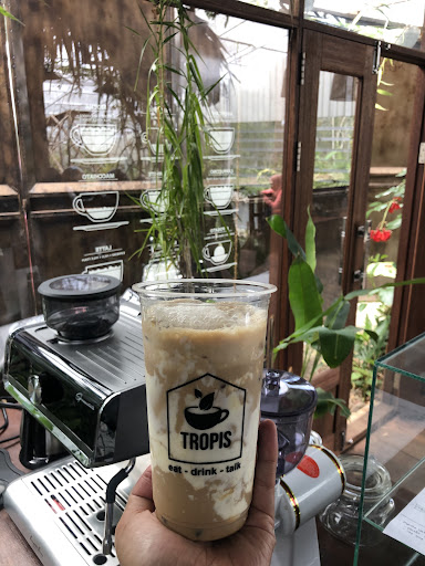 Tropis Cafe