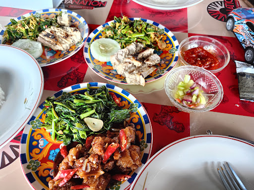 TELUK INDAH CAFE & RESTO POKA