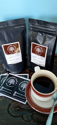 Warung Kopi & Sangrai Penceng Kopie Roasting Co.