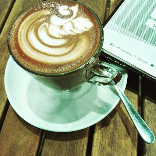 Eight Grams Cafe