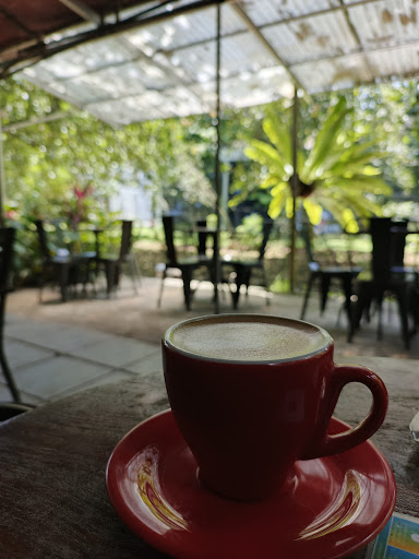 Warung Kopi Tepi Sungai