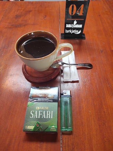 Damarkandang Cafe (Toko Kopi kopral)