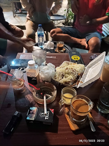 Charac.ter coffee house