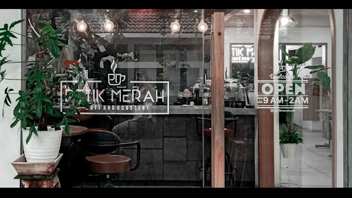 Petik Merah Cafe & Roastery